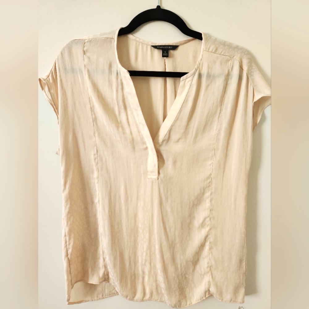 Banana Republic beige blouse size S